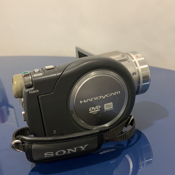 SONY - Picture 3 of 4